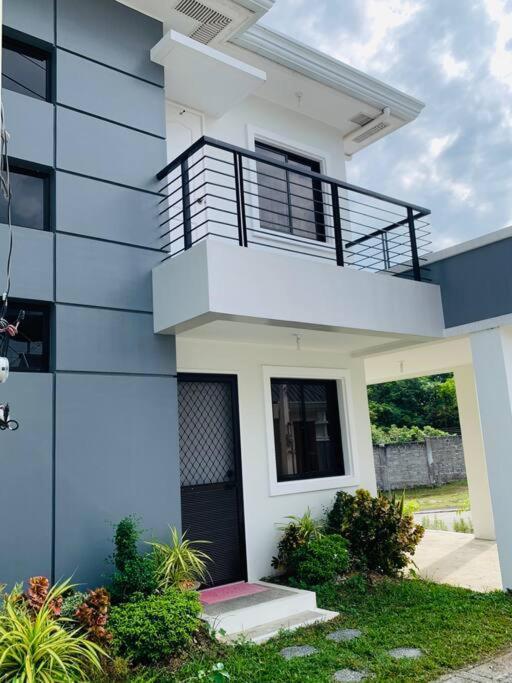 Cozy Home At A Private Subdivision Abucay 外观 照片