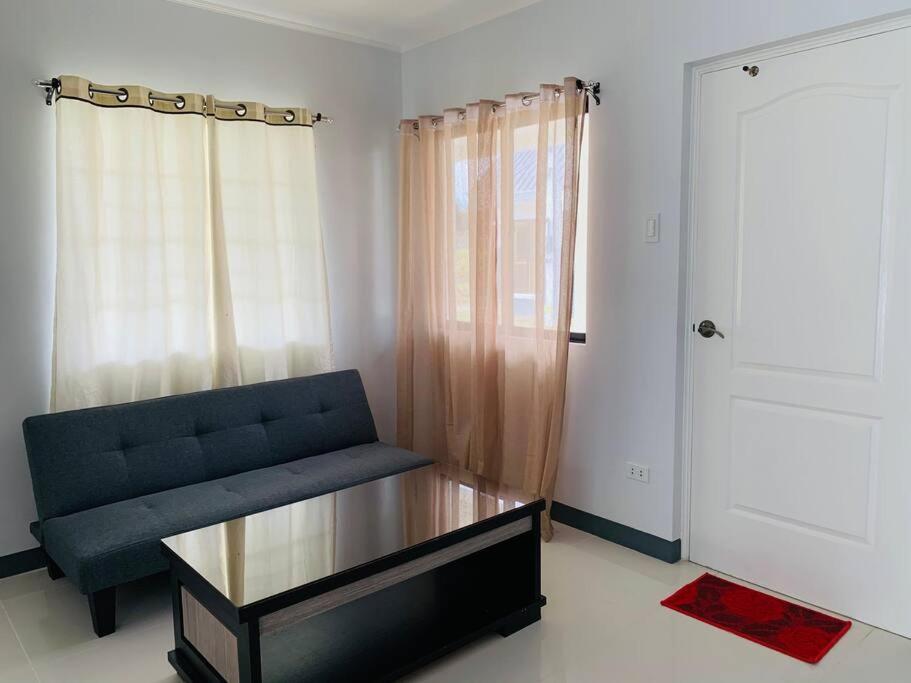 Cozy Home At A Private Subdivision Abucay 外观 照片